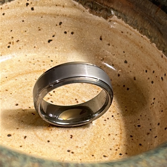 Tungsten Carbide Men’s Ring. Size 10 - Picture 9 of 12